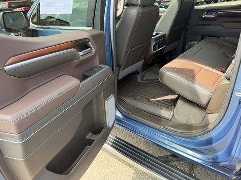 Used 2026 GMC Sierra 1500 Denali w/ Denali Reserve Package AWD/4WD image 12