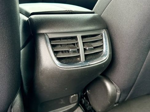 Used 2024 Chevrolet Malibu LT FWD image 32