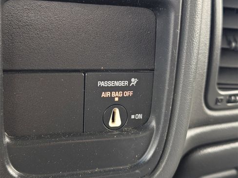 Used 2007 Chevrolet Silverado 2500 LT w/ Heavy-Duty Power Package image 22