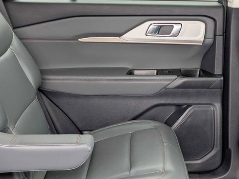 Certified 2025 Ford Explorer Active w/ Active Comfort Package image 24