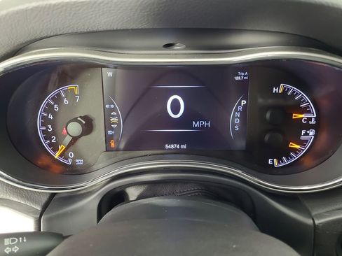 Used 2015 Jeep Grand Cherokee Altitude AWD/4WD image 12