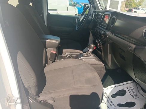 Used 2023 Jeep Gladiator Sport image 17