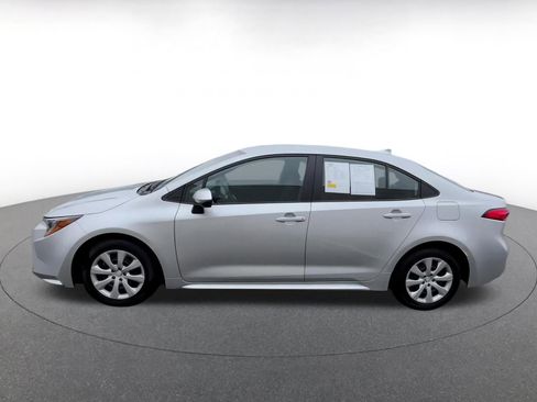 Used 2025 Toyota Corolla LE image 8