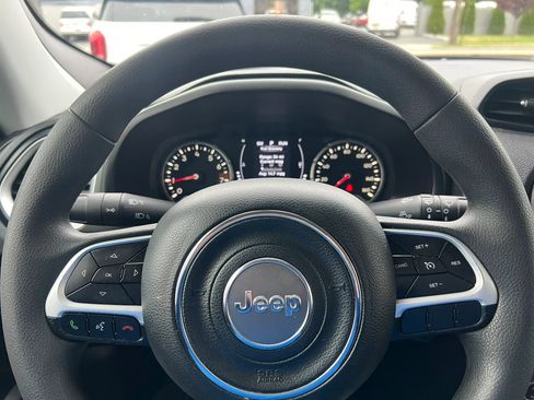 Used 2021 Jeep Renegade Sport FWD image 19