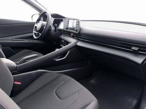 New 2026 Hyundai Elantra Sport FWD image 15