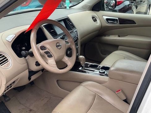 Used 2013 Nissan Pathfinder Platinum w/ Platinum Premium Pkg image 6