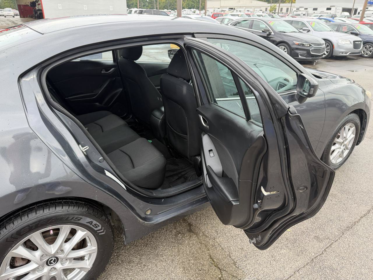 Used 2016 MAZDA MAZDA3 i Sport w/ Preferred Equipment Package FWD image 11