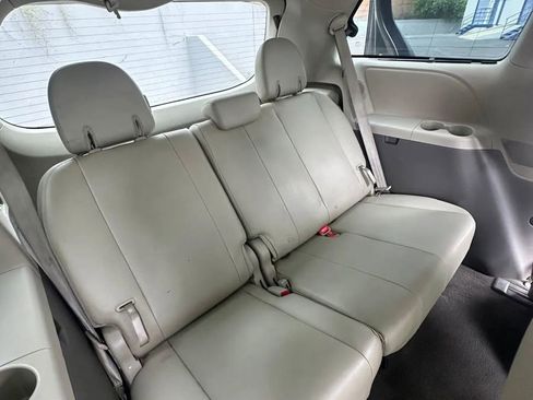 Used 2011 Toyota Sienna XLE w/ XLE Navigation Pkg FWD image 3