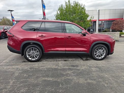 Used 2026 Toyota Grand Highlander Platinum image 4