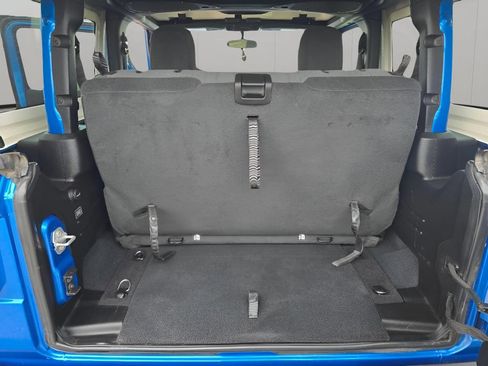 Used 2024 Jeep Wrangler Sport AWD/4WD image 9
