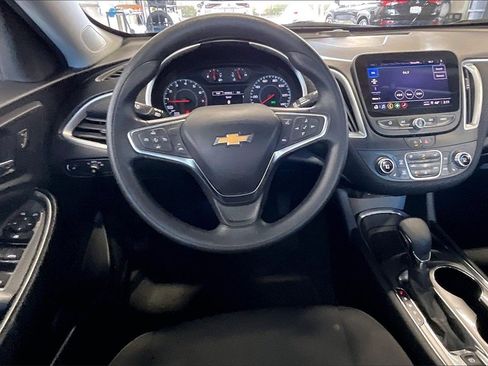 Used 2024 Chevrolet Malibu LT image 5