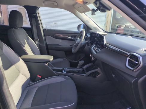 Used 2025 Chevrolet TrailBlazer LT AWD/4WD image 29
