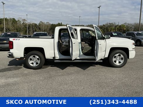 Used 2018 Chevrolet Silverado 1500 LT w/ All Star Edition AWD/4WD image 33