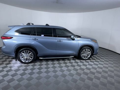 Used 2022 Toyota Highlander Platinum image 9