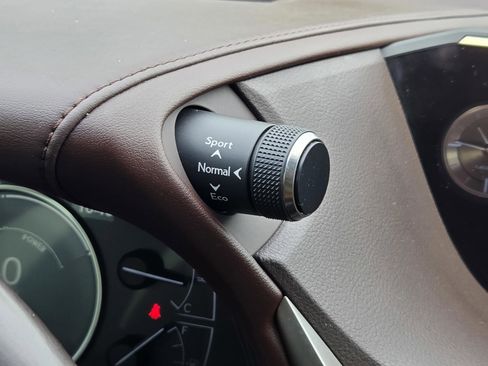 Used 2019 Lexus ES 300h w/ Accessory Package 2 FWD image 22