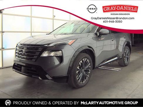 Used 2025 Nissan Rogue Platinum FWD image 1