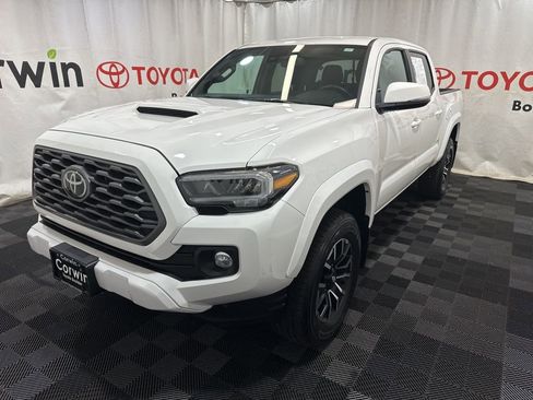 Used 2023 Toyota Tacoma TRD Sport image 3