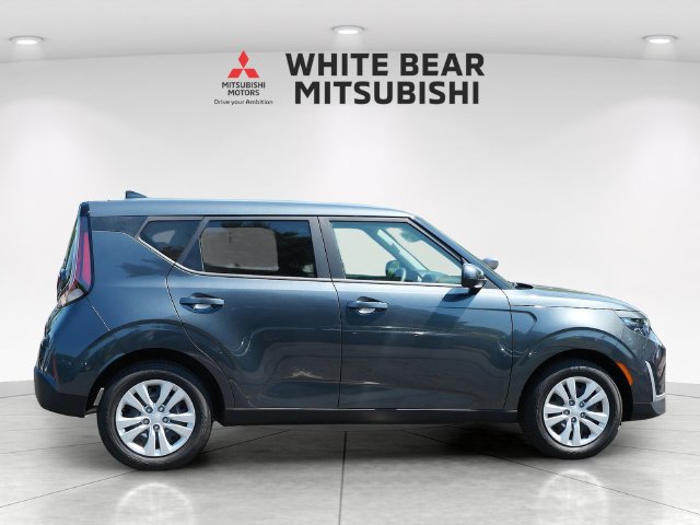 Used 2025 Kia Soul LX FWD image 6
