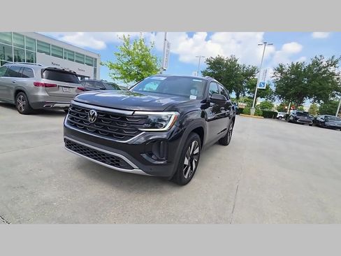 Used 2025 Volkswagen Atlas Cross Sport SE FWD image 48