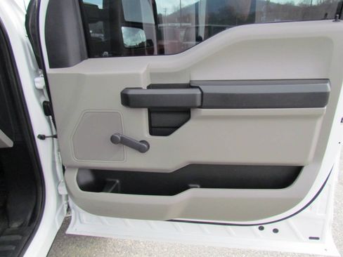Used 2018 Ford F450 XL w/ XL Value Package AWD/4WD image 18