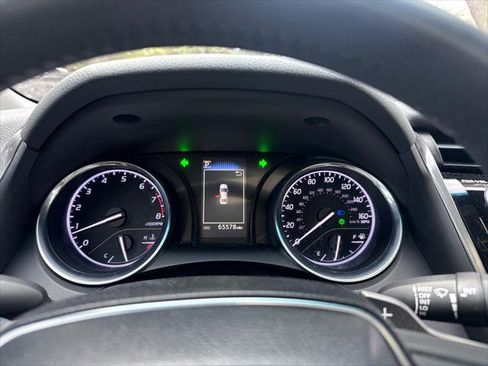 Used 2018 Toyota Camry SE w/ Moonroof Package image 27