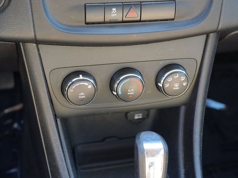 Used 2011 Dodge Avenger Express FWD image 23