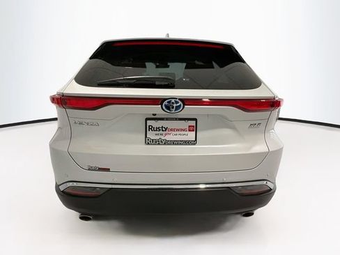 Used 2024 Toyota Venza XLE AWD/4WD image 5