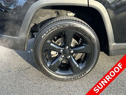 Certified 2022 Jeep Grand Cherokee Altitude image 12