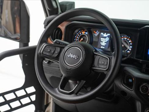Used 2025 Jeep Wrangler Unlimited Sport image 39