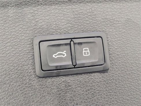 Used 2018 Audi Q5 2.0T Premium Plus w/ Premium Plus Package image 31