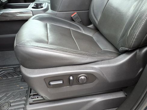 Used 2019 Chevrolet Silverado 1500 LTZ image 16