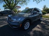Used 2018 Volkswagen Tiguan SE w/ Panoramic Sunroof Package image 3