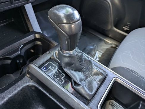 Certified 2022 Toyota Tacoma TRD Off-Road image 21