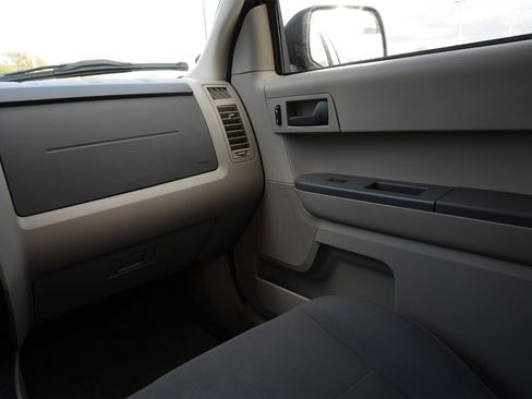 Used 2011 Ford Escape XLS w/ 101A Rapid Spec Order Code image 8