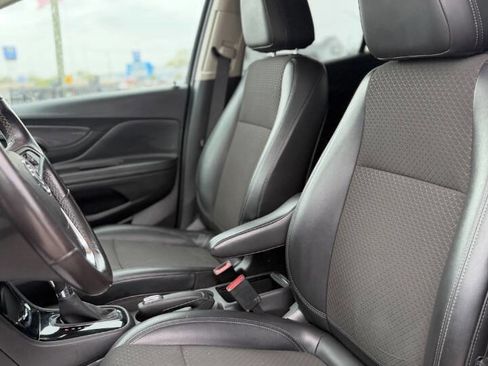 Used 2019 Buick Encore Preferred AWD/4WD image 11