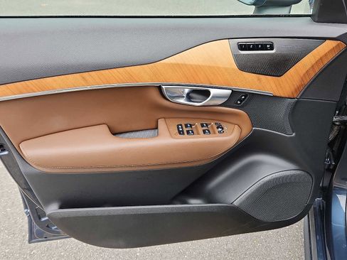 Certified 2024 Volvo XC90 T8 Plus image 12