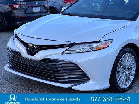Used 2019 Toyota Camry XLE image 33