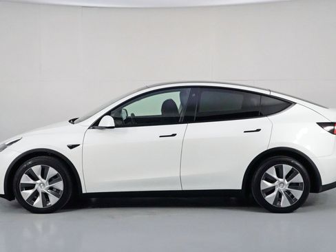 Used 2021 Tesla Model Y Long Range image 49