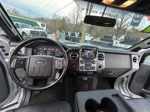 Used 2015 Ford F350 Lariat w/ Lariat Interior Package image 17
