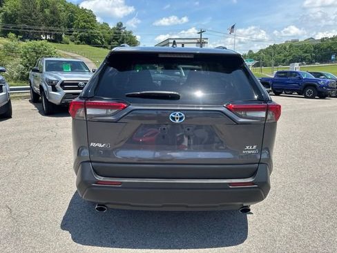 Used 2022 Toyota RAV4 XLE w/ Convenience Package AWD/4WD image 18