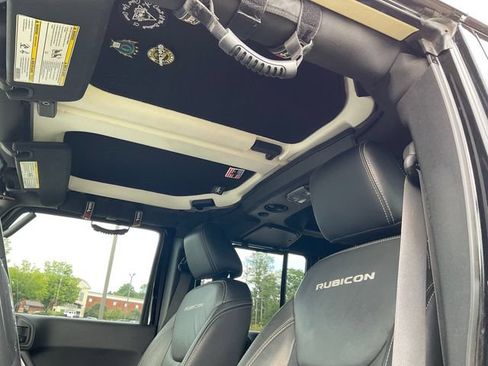 Used 2015 Jeep Wrangler Unlimited Rubicon AWD/4WD image 24