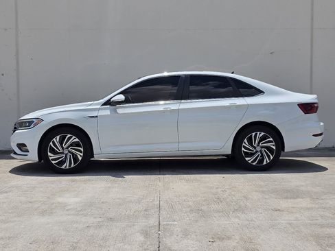 Used 2020 Volkswagen Jetta SEL Premium image 2