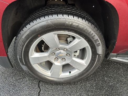 Used 2019 Chevrolet Tahoe LT w/ Luxury Package image 32