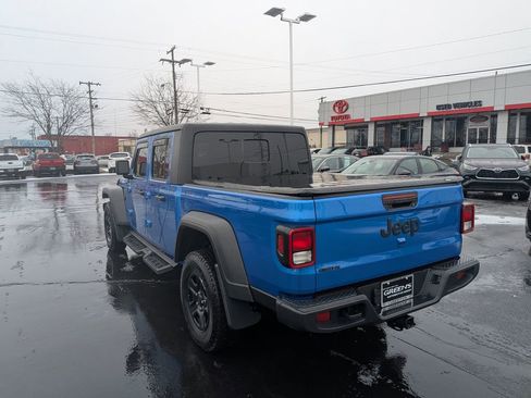 Used 2024 Jeep Gladiator Sport image 6