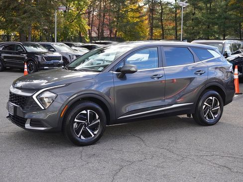 Used 2023 Kia Sportage LX image 7