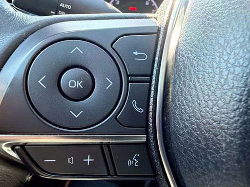 Used 2018 Toyota Camry XLE image 28