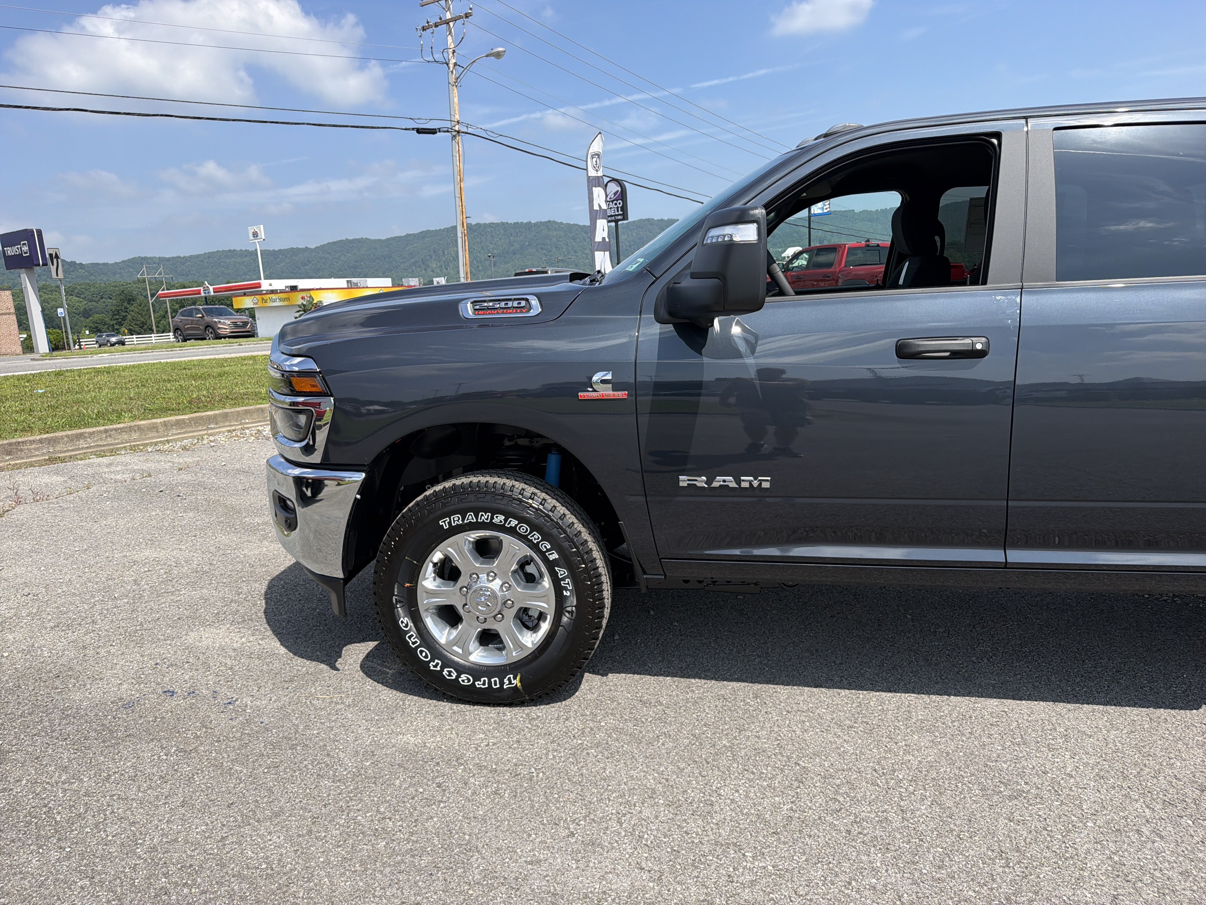 New 2026 RAM 2500 Big Horn AWD/4WD image 11