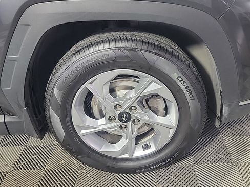 Used 2023 Hyundai Tucson SE FWD image 3