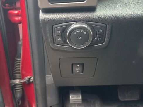 Used 2015 Ford F150 Platinum w/ Equipment Group 701A Luxury image 21