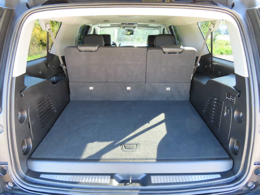 Used 2020 Chevrolet Suburban LT AWD/4WD image 23